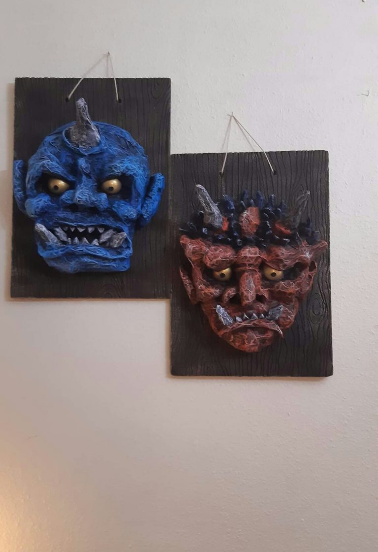 Masque de oni bleu et masque de oni rouge