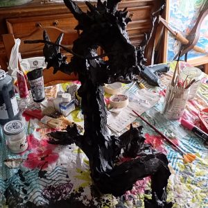 Fabrication de Tatchan : peinture en noir Fabrication de Tatchan : peinture en noir