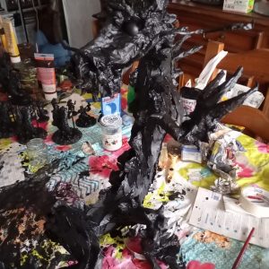 Fabrication de Tatchan : peinture en noir Fabrication de Tatchan : peinture en noir