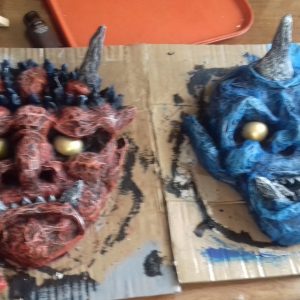 Masques de oni : mise en peinture